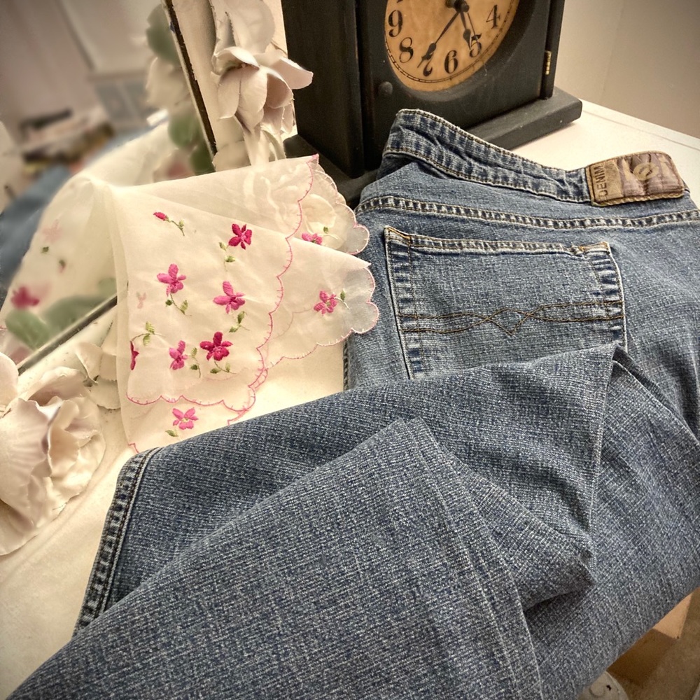 Vintage 2005 L.E.I. Low-rise/mid-rise Bootcut Jeans